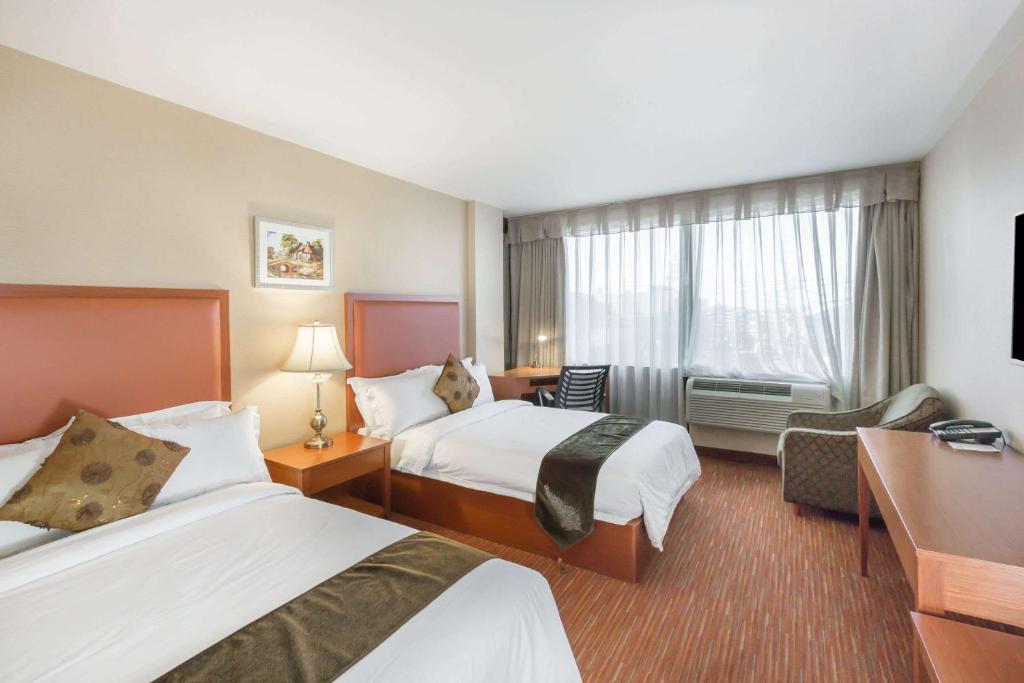 Ramada by Wyndham Flushing Queens